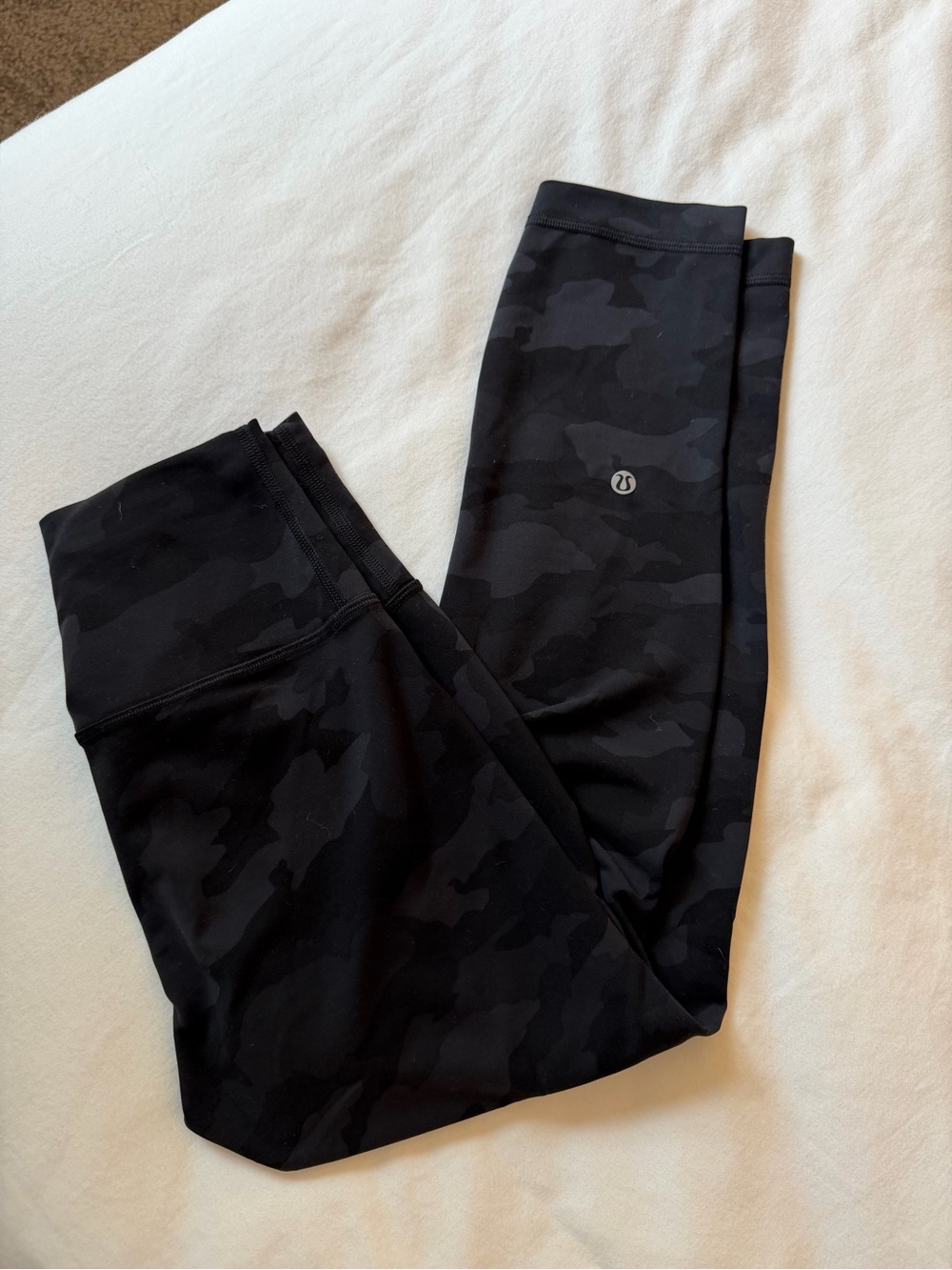 lululemon align 25” size 6 Black Camo Leggings